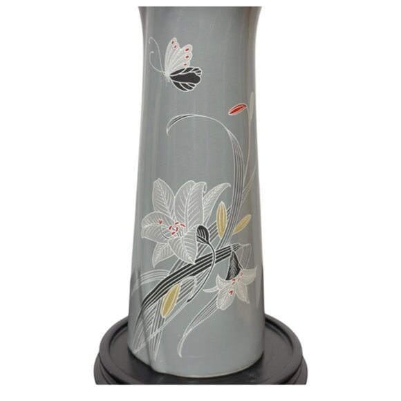 Vtg Japanese Fluted Gray Porcelain Vase with Gold Trim, Lillies and a Butterfly - Picture 5 of 8